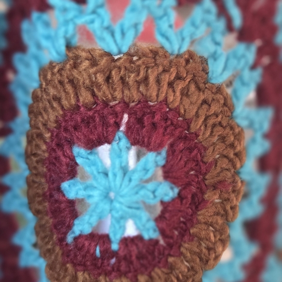 POL Crochet Hooded Poncho with Multicolor Pattern - Picture 9 of 9